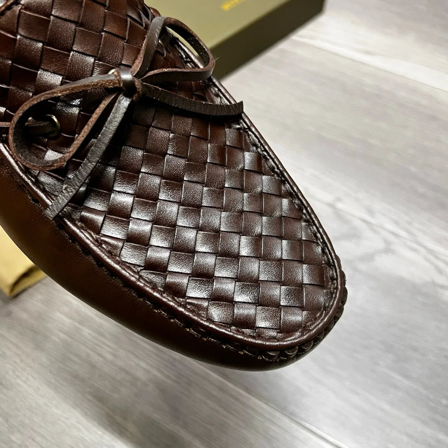 Factory price 480 BV 〰️Purely handmade classic men's beanie shoes👉👉driving shoes, slip-on shoes, made of imported cowhide from Italy, 💕water-dyed cowhide lining, 🔊original outsole, waterproof platform design, comfortable on the feet. Good choice for traveling and driving, single color available, code number: 38-44, (45 can be customized)